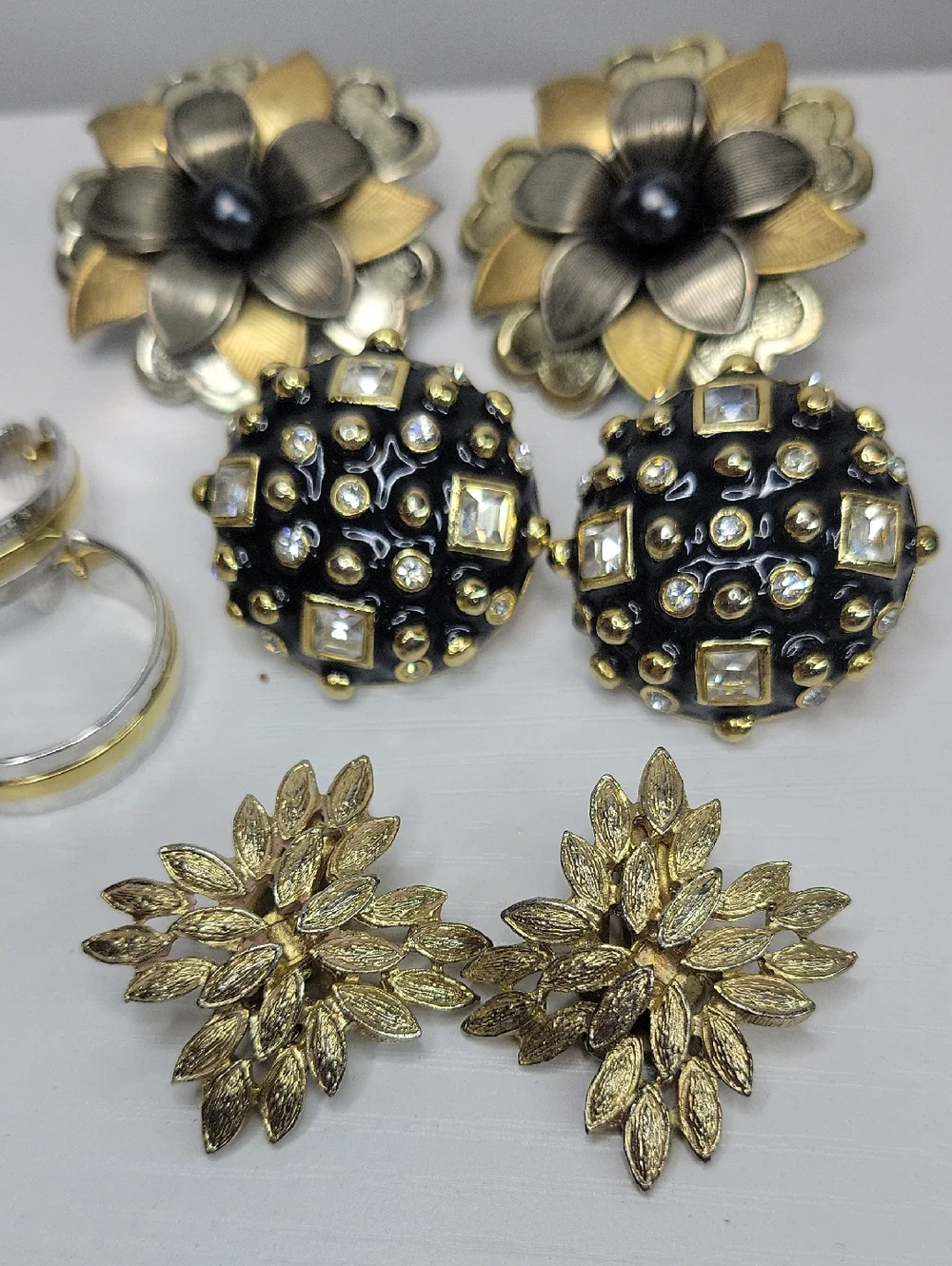 Vintage Clip On Earring Bundle - Picture 2 of 5
